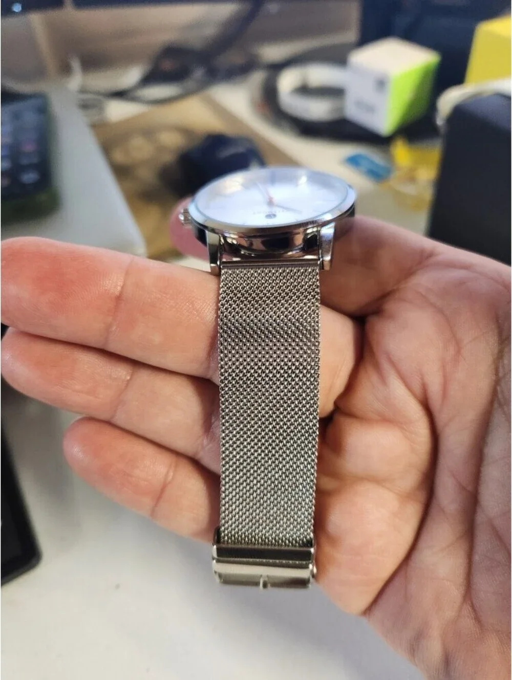 Velmont Silver Mesh Band Analog Wristwatch